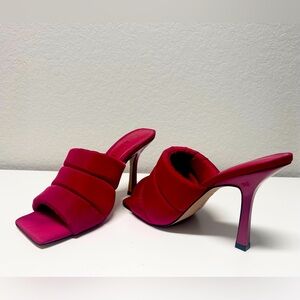 Gianni Bini red puffer open toe heels